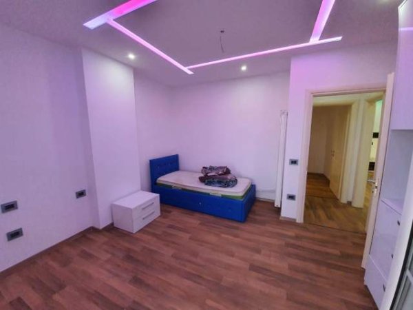 OKAZION Durres, shes APARTAMENT  3+1+BLK Kati 3, 155.000 Euro (DURRES PRANE PORTIT)
