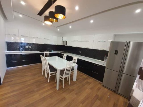 OKAZION Durres, shes APARTAMENT  3+1+BLK Kati 3, 155.000 Euro (DURRES PRANE PORTIT)