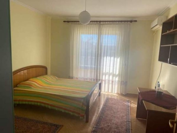 Tirane, jap me qera apartament 3+1 500 Euro