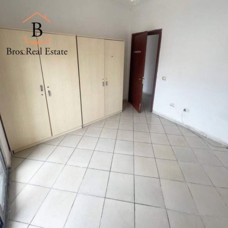 Tirane, jepet me qera apartament 3+1+A+BLK Kati 4, 120 m² 400 Euro (Rruga Jordan Misja)