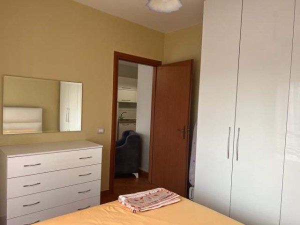 Tirane, jepet me qera apartament 1+1+BLK Kati 5, 70 m² 400 Euro (pas Mondialit)
