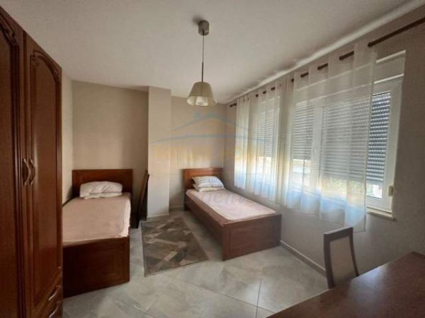 Tirane, jepet me qera apartament 2+1 Kati 2, 110 m² 550 Euro (liqeni i thate)