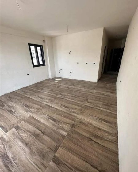 Sarande, shitet apartament 1+1 Kati 4, 80 m² 130.000 Euro (Rruga e Re, Sarande)