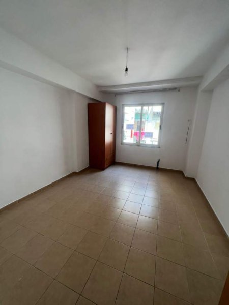 Tirane, shitet apartament 1+1+BLK Kati 3, 80 m² 128.000 Euro (prane Kika 3)