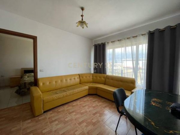 Tirane, jepet me qera apartament 1+1+BLK Kati 11, 55 m² 300 Euro (ish fusha e aviacionit)