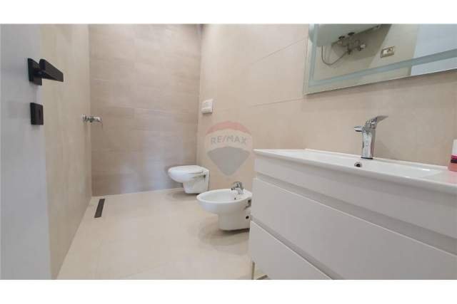Tirane, shitet apartament 2+1+BLK Kati 4, 90 m² 180.000 Euro (myslym shyri)