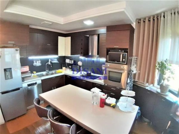 Tirane, shitet apartament 3+1+BLK 140 m² 230.000 Euro (Stacioni i Trenit)