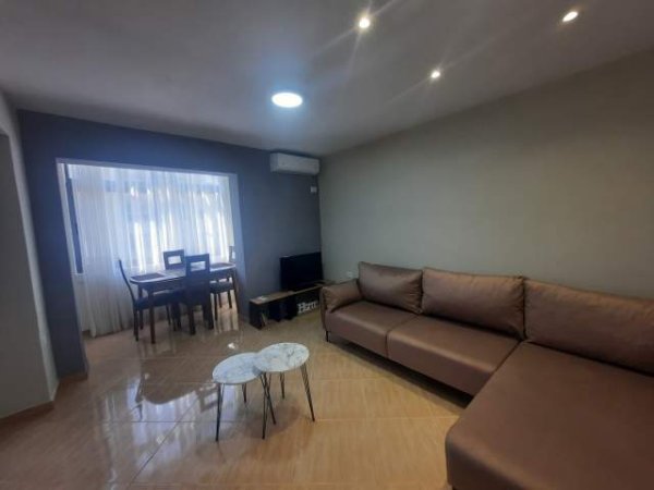Tirane, jepet me qera apartament 1+1+A Kati 4, 65 m² 400 Euro (Jean d'Arc Boulevard)