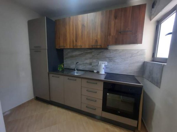 Tirane, jepet me qera apartament 1+1+A Kati 4, 65 m² 400 Euro (Jean d'Arc Boulevard)