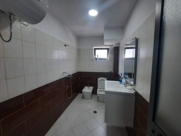 Tirane, jepet me qera apartament 1+1+A Kati 4, 65 m² 400 Euro (Jean d'Arc Boulevard)
