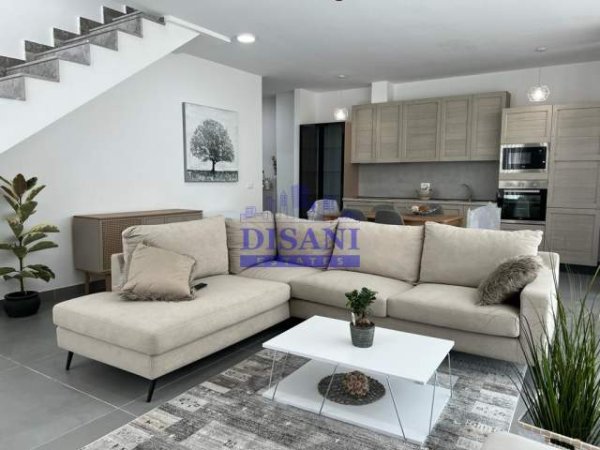 Tirane, jepet me qera apartament duplex Kati 2, 152 m² 1.500 Euro (LIQENI I THATE)