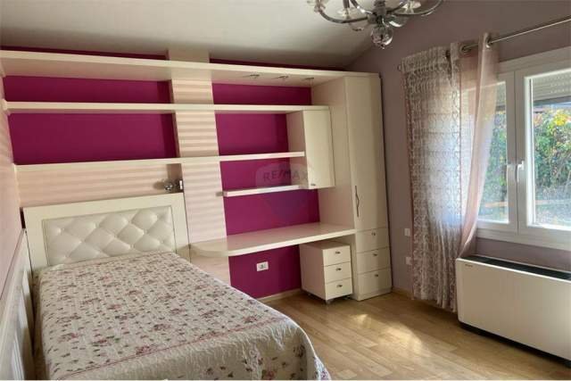 Tirane, jepet me qera Vile 2 Katshe Kati 0, 649 m² 3.000 Euro (prane Teg)