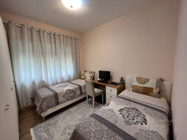 Tirane, shitet apartament 3+1 Kati 3, 123 m² 250.000 Euro (Kopeshti Zoologjik)