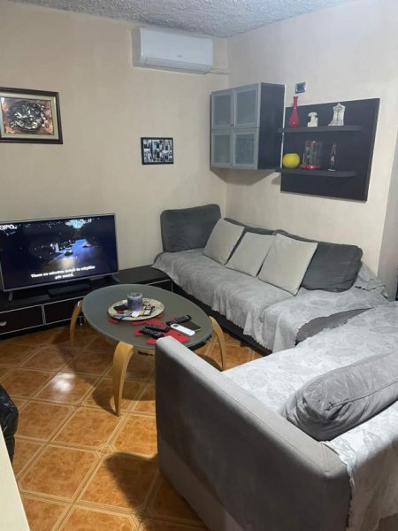Tirane, jepet me qera 2+1+A+BLK Kati 5, 75 m² 300 Euro