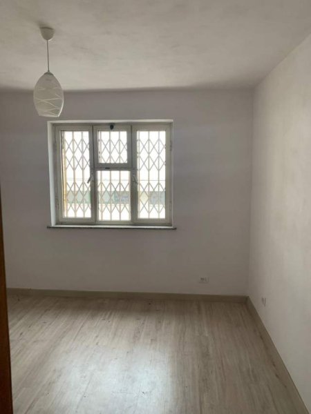 Tirane, jepet me qera apartament 1+1 Kati 2, 67 m² 450 Euro (Vasil Shanto)