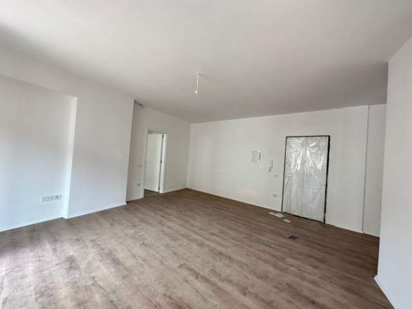 Tirane, shitet apartament 1+1 Kati 2, 108 m² 2.000 Euro/m2