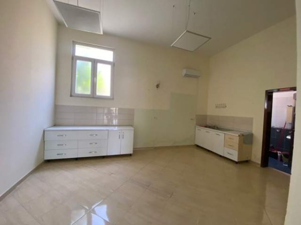 Jepet me qera ambjent biznesi Kati 0, 80 m²  (Rruga Donald Trump, Kamez)