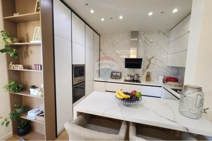 Tirane, shitet apartament 3+1+Ballkon Kati 4, 202 m² 420.000 € (Rruga Eduard Mano (ID: 530181004-903)