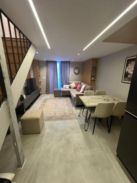Tirane, shitet apartament duplex 1+1 Kati 1, 74 m² 119.000 € (Kompleksi Golden Park 3)