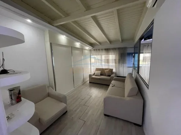 SHITET APARTAMENT 2+1+VERANDE PALLATI ME SHIGJETA