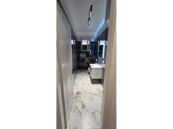 Tirane, shitet apartament 2+1 Kati 7, 93 m² 218.000 € (Prokuroria e Tiranes)