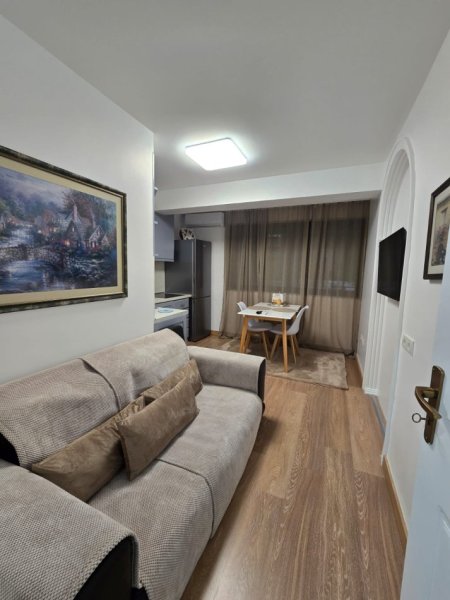Tirane, jepet me qera apartament 1+1 Kati 5, 600 € (myslym shyri)
