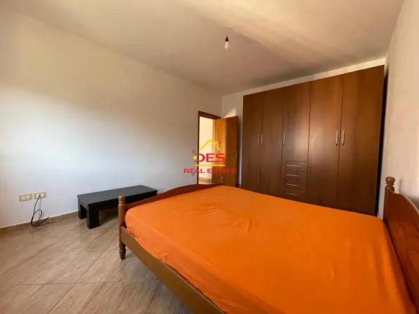 Vlore, shitet apartament 1+1+Ballkon Kati 8, 71 m² 113.000 € (Rruga Gjergj A|rianiti)