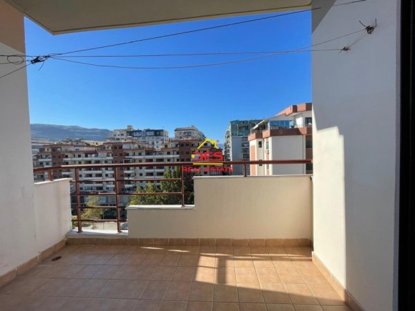 Vlore, shitet apartament 1+1+Ballkon Kati 8, 71 m² 113.000 € (Rruga Gjergj A|rianiti)