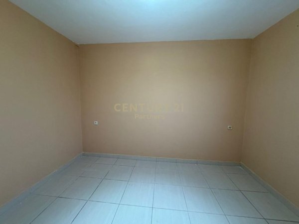Tirane, shitet apartament 1+1 Kati 3, 54 m² 77.000 € (Allias)