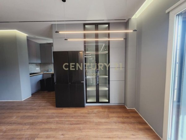 Tirane, shes apartament 2+1+Aneks+Ballkon Kati 6, 103 m² 260.000 € 