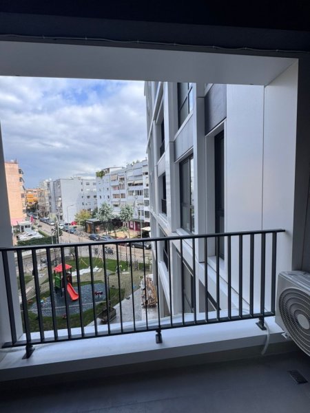 Tirane, jepet me qera apartament 1+1+Ballkon Kati 2, 60 m² 700 € (Rruga Viktor Eftimiu)