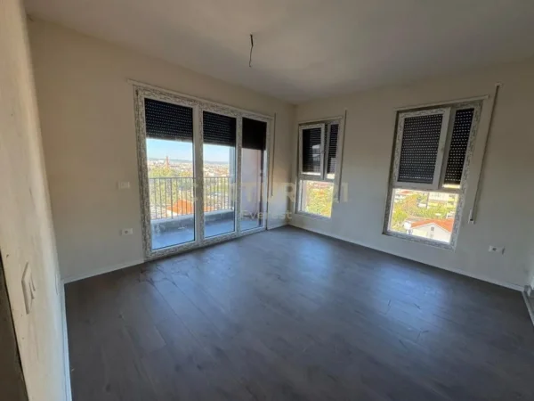 Tirane, shes apartament 2+1+Aneks+Ballkon Kati 7, 105 m² 197.000 € 