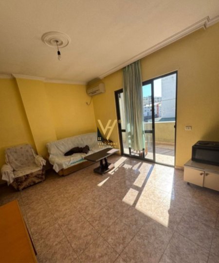 Tirane, jepet me qera apartament 1+1+Ballkon Kati 6, 65 m² 350 € (KODRA E DIELLIT)