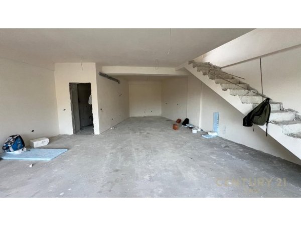 Tirane, shes apartament duplex 3+1+Aneks+Ballkon Kati 1, 230 m² 360.000 € 