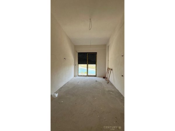 Tirane, shes apartament duplex 3+1+Aneks+Ballkon Kati 1, 230 m² 360.000 € 