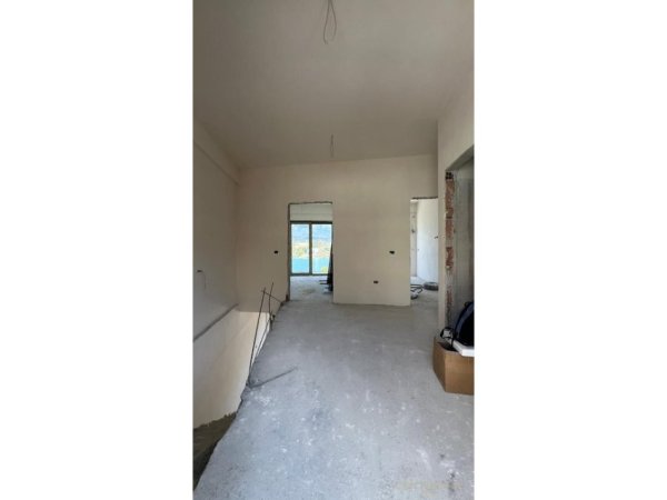 Tirane, shes apartament duplex 3+1+Aneks+Ballkon Kati 1, 230 m² 360.000 € 