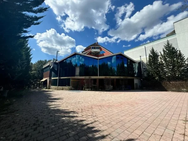 Tirane, shitet hotel Kati 5, 1.821 m² 2.500.000 € (Peze-Helmes)