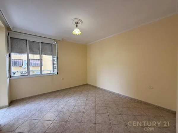 Tirane, shes apartament 2+1+Aneks+Ballkon Kati 3, 120 m² 265.000 € (Rruga Medar Shtylla)