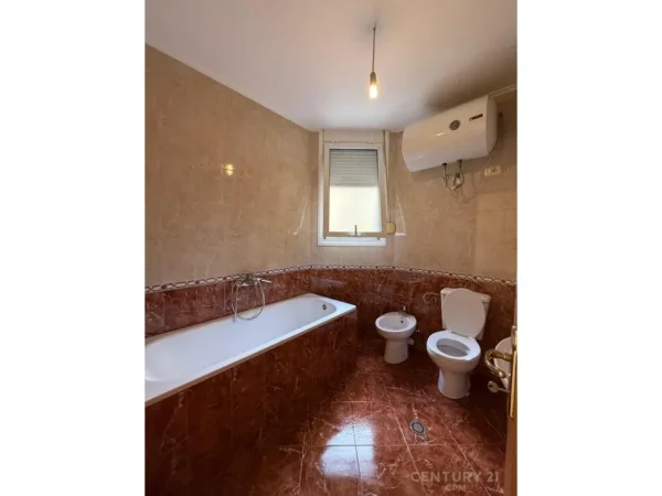 Tirane, shes apartament 2+1+Aneks+Ballkon Kati 3, 120 m² 265.000 € (Rruga Medar Shtylla)