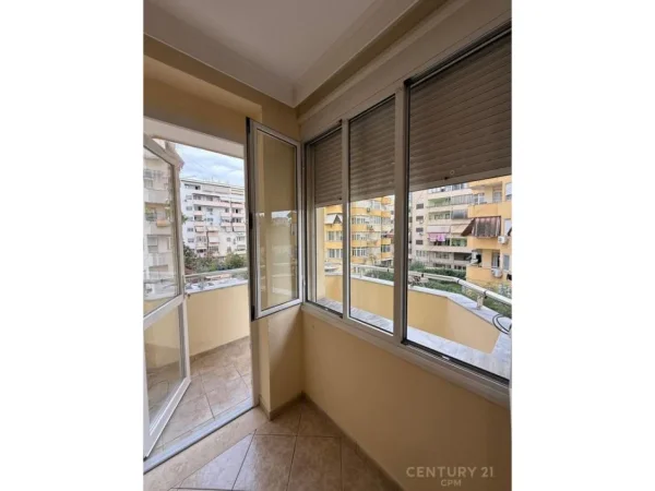 Tirane, shes apartament 2+1+Aneks+Ballkon Kati 3, 120 m² 265.000 € (Rruga Medar Shtylla)