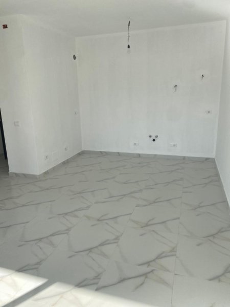 Tirane, jepet me qera zyre , 20 m² 400 € (Myslym Shyre)