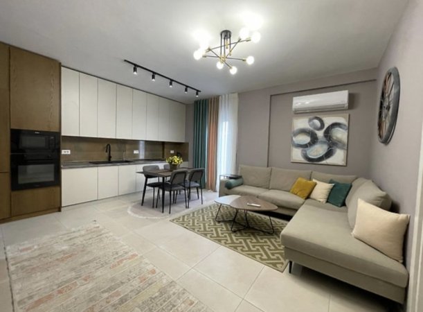 Tirane, jepet me qera apartament 2+1 Kati 6, 154 m² 1.000 € (Kodra e Diellit.)