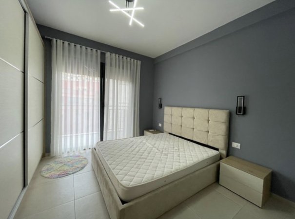 Tirane, jepet me qera apartament 2+1 Kati 6, 154 m² 1.000 € (Kodra e Diellit.)