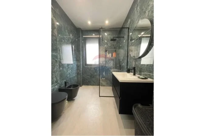 Tirane, shitet apartament 2+1 Kati 2, 121 m² 369.000 €