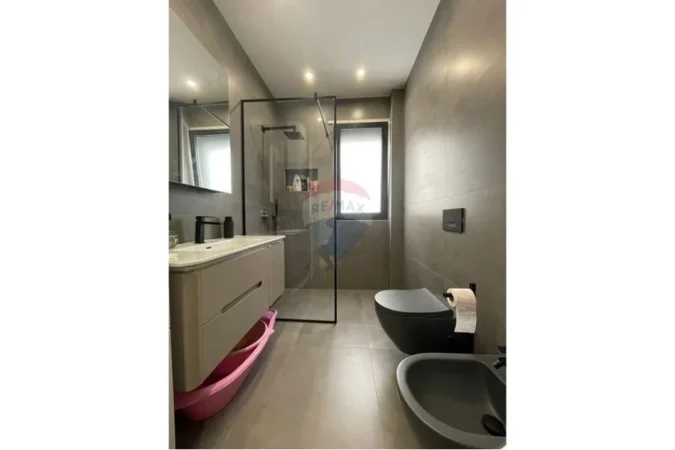 Tirane, shitet apartament 2+1 Kati 2, 121 m² 369.000 €