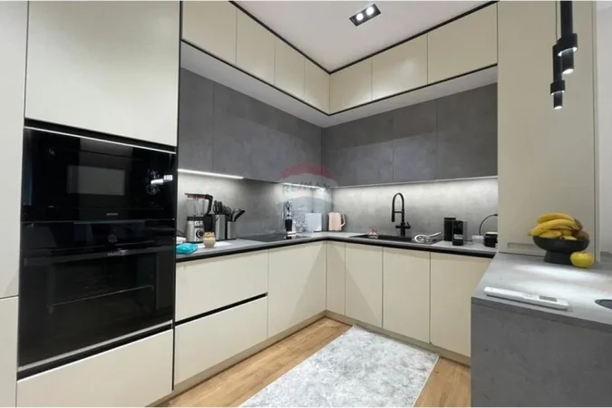 Tirane, shitet apartament 2+1 Kati 2, 121 m² 369.000 €