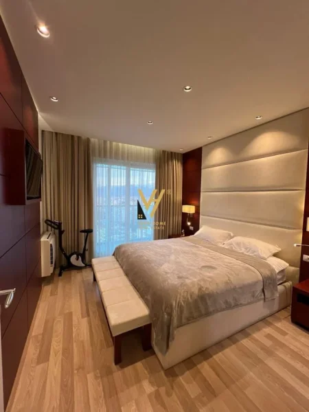 Tirane, jepet me qera apartament 2+1+Ballkon Kati 19, 95 m² 1.700 € (AIR ALBANIA)