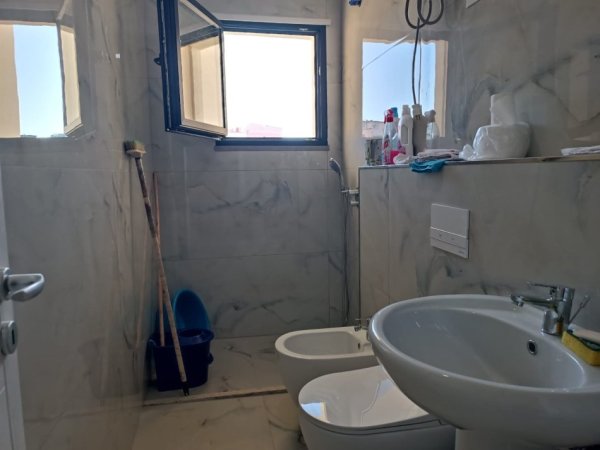 Shqiperi, jap me qera apartament 1+1 Kati 3, 1 m²