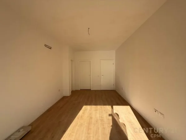Tirane, shes apartament 1+1+Aneks+Ballkon Kati 3, 78 m² 177.000 € 