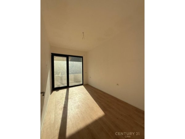 Tirane, shes apartament 1+1+Aneks+Ballkon Kati 3, 78 m² 177.000 € 